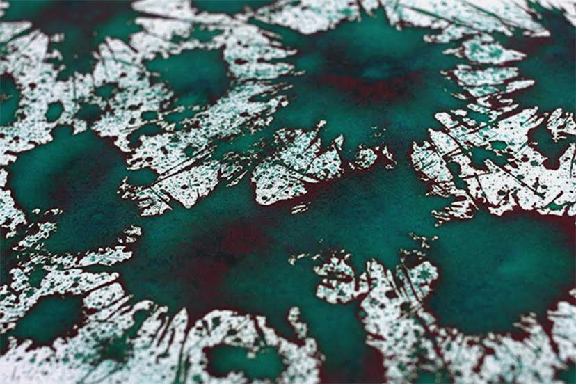 شبنم درخت کاج